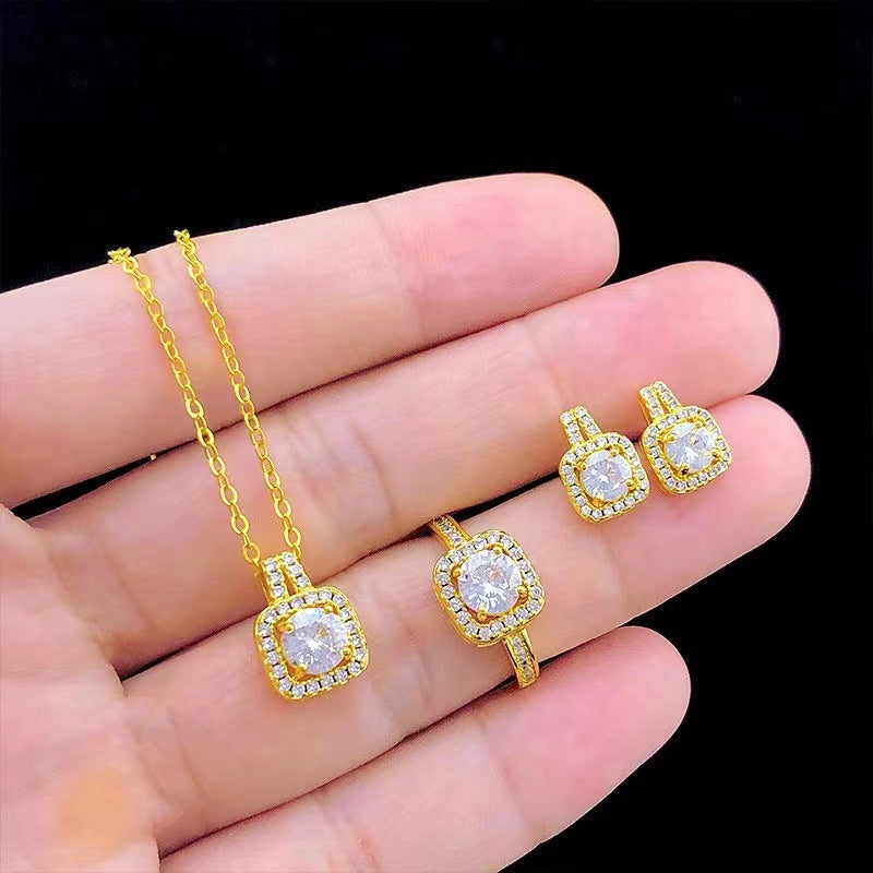 Set Gioielli Donna – Collana Choker, Ciondolo Zircone, Orecchini a Perno e Anello Dorato